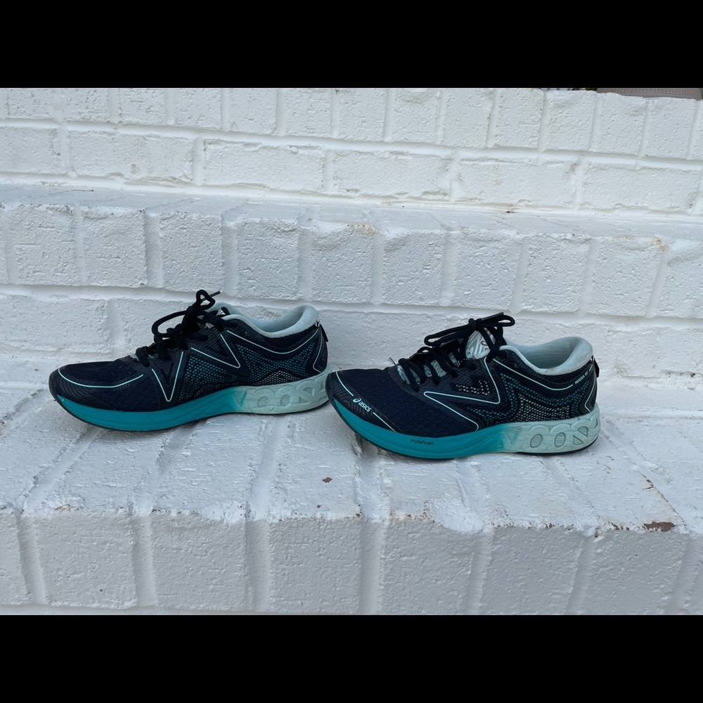 ASICS FlyteFoam Running shoes for women size 7.5 US